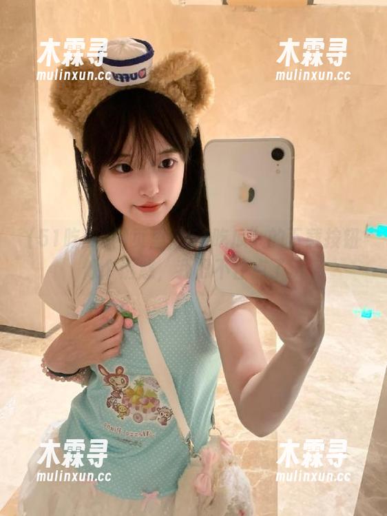网页里“51吃瓜”的下载按钮像个诱惑，我忍不住点了。
