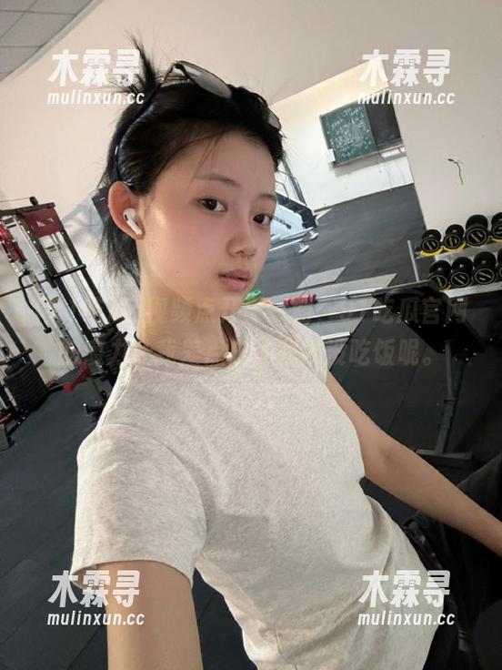 视频点开那一刻，91吃瓜官网的魔力让我差点忘了我还没吃饭呢。