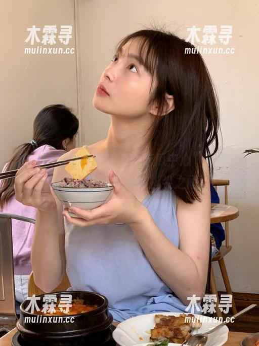在“91吃瓜中心”网页，戏剧人生原来只在指尖之间。