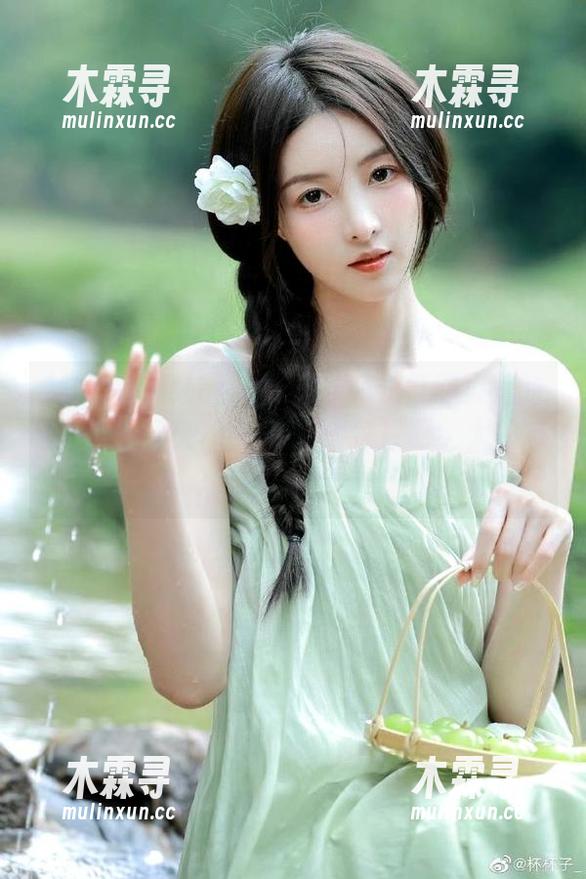 tttzzz万里长篇长征网页里的正能量，像极了小狗拼命摇尾巴，太励志却没用