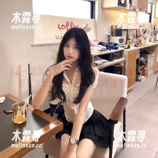 五一吃瓜群众苹果版：巨型瓜从天而降，吃瓜也能吃得飞起！