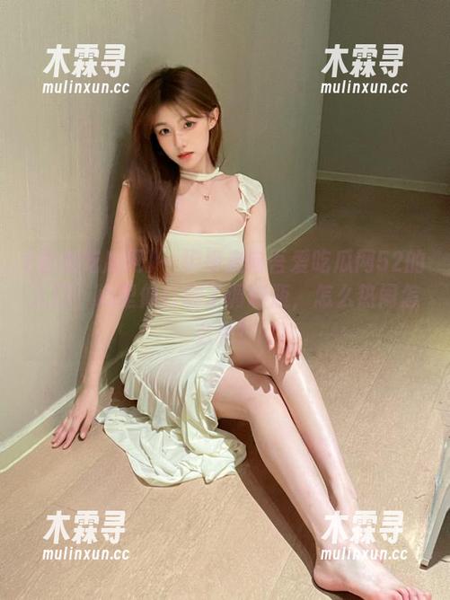 一步步走向吾爱吃瓜网52的入口，心里像打翻了调料瓶，怎么热闹怎么来！