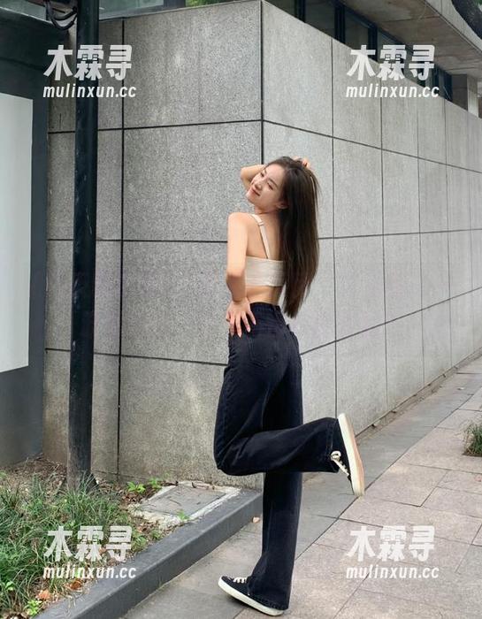 天天吃瓜网 “天天吃瓜网”在更新:一波瓜飘过,头是否都转得飞起?