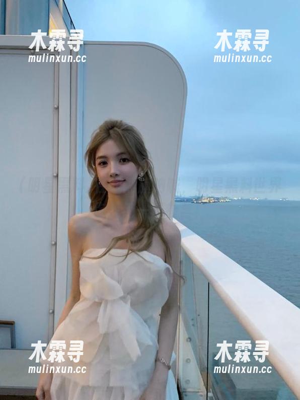在线摇旗呐喊，明星黑料世界你我他一起参与！
